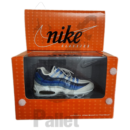 Nike -" Air Max 95 Bowen Figure