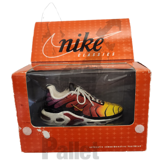 Nike -" Bowen Air Max Plus Varsity Red "-